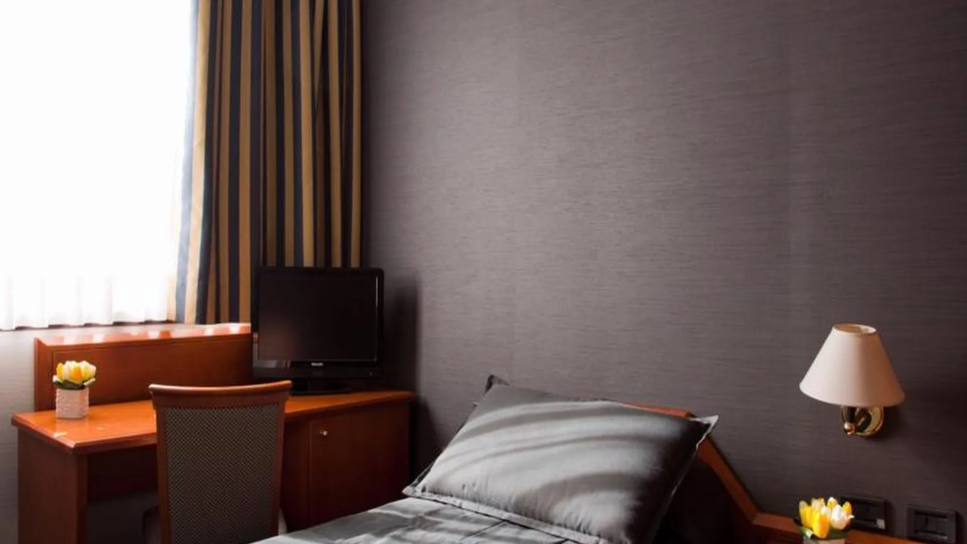 Hotel Zone Rome 4*,