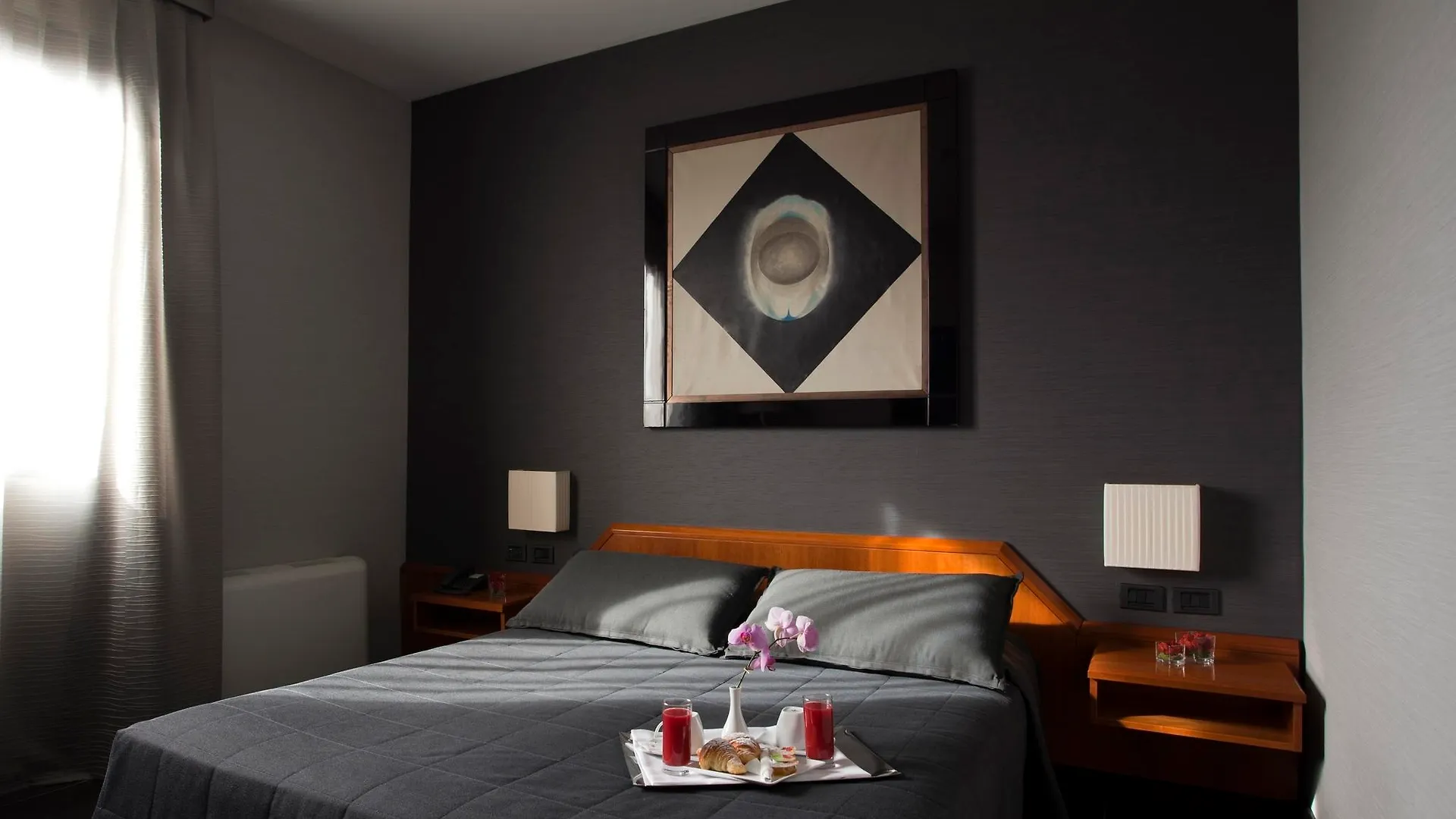 Hotel Zone Rome 4*,