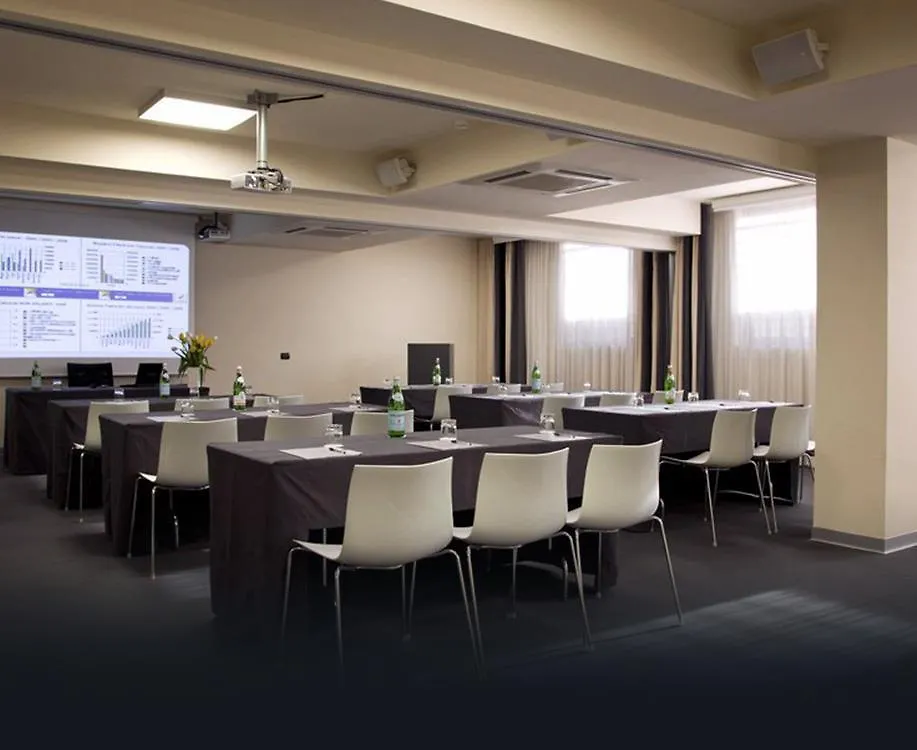 Hotel Zone Рим