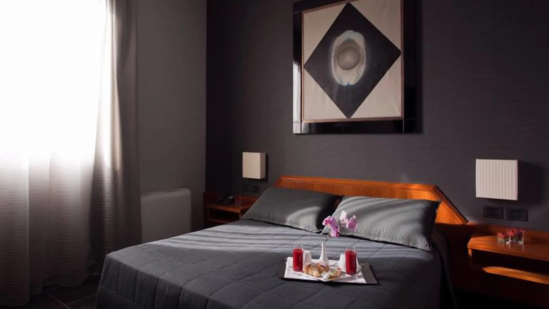 ****  Hotel Zone Рим Италия