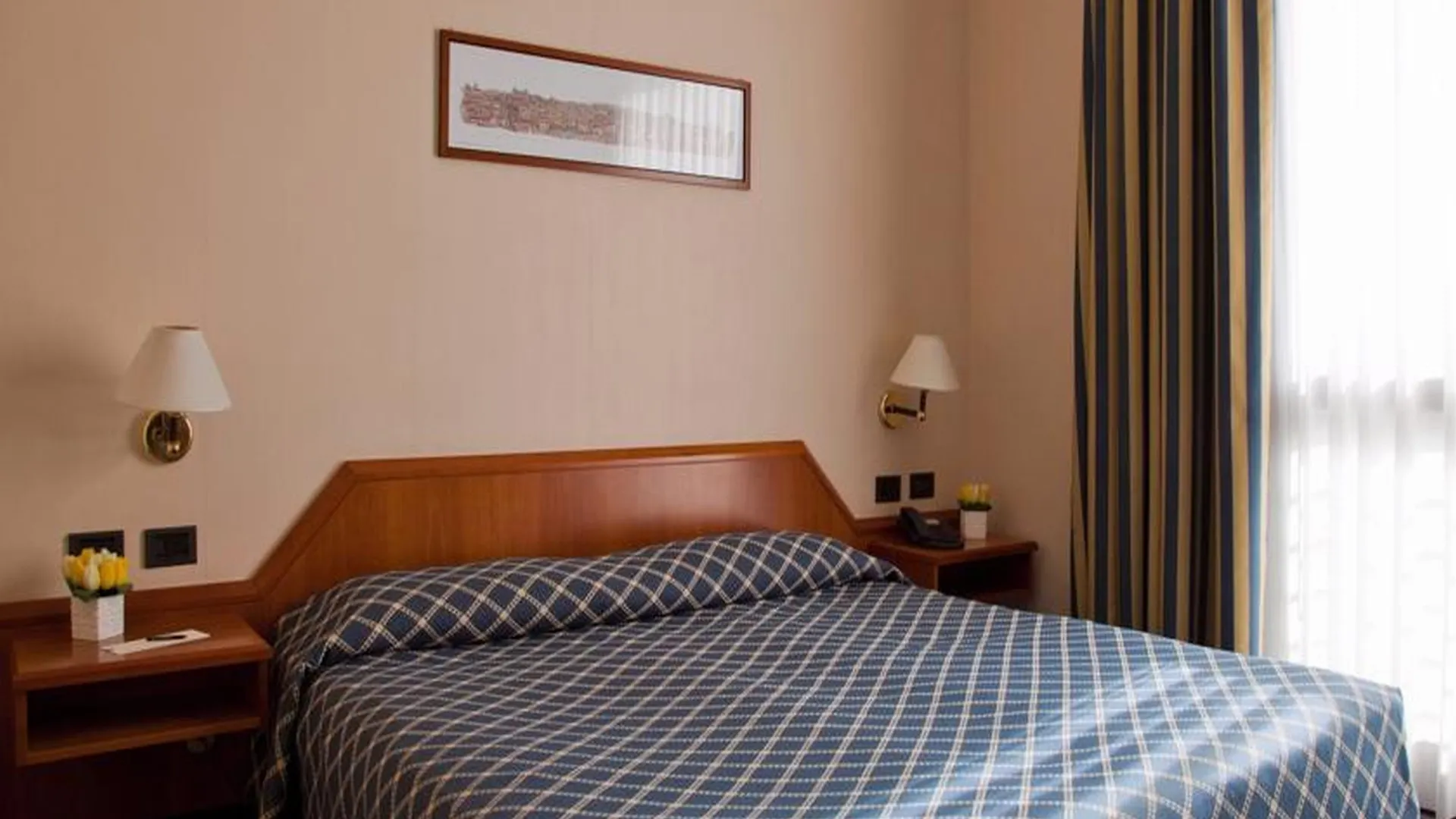 Hotel Zone Рим Италия
