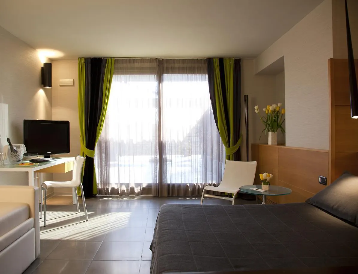 Hotel Zone Рим